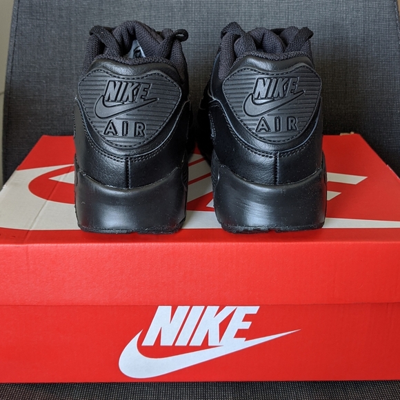 BRAND NEW Nike Air Max 90 Leather - Picture 5 of 8